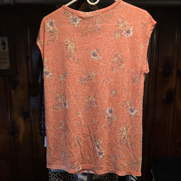 Bobeau top shirt blouse floral pattern orange cream misses size medium NWT - Picture 4 of 8